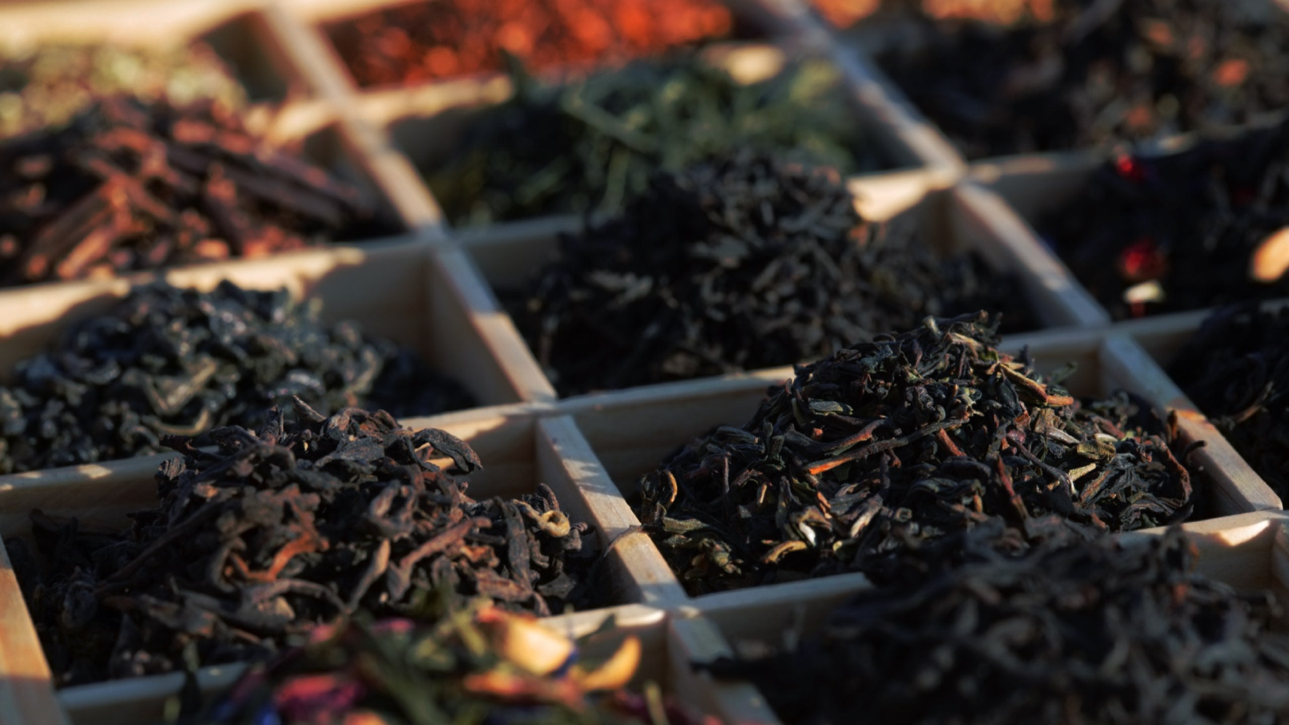 Varieties of black tea in a wooden box