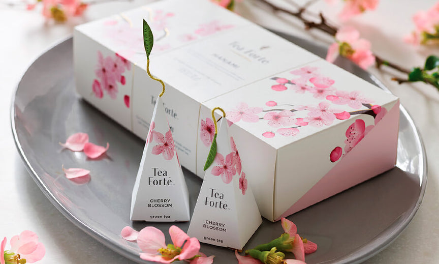 Hanami tea presentation box and pyramid infusers