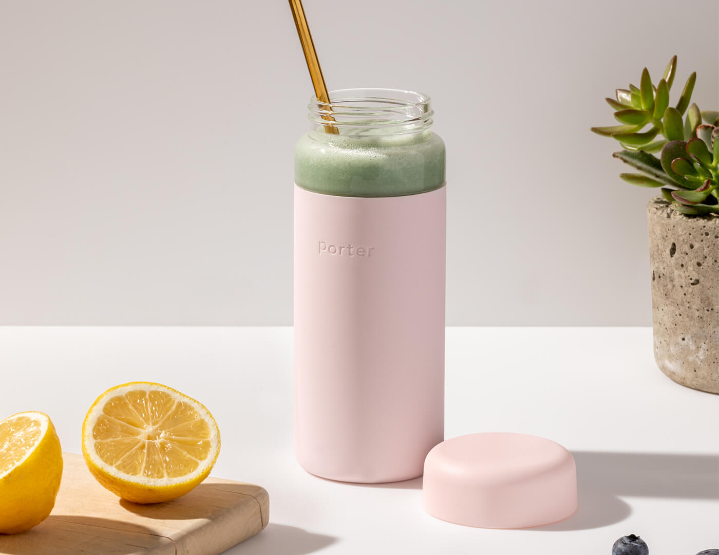 Porter Water Bottle - Rose Pink with smoothie