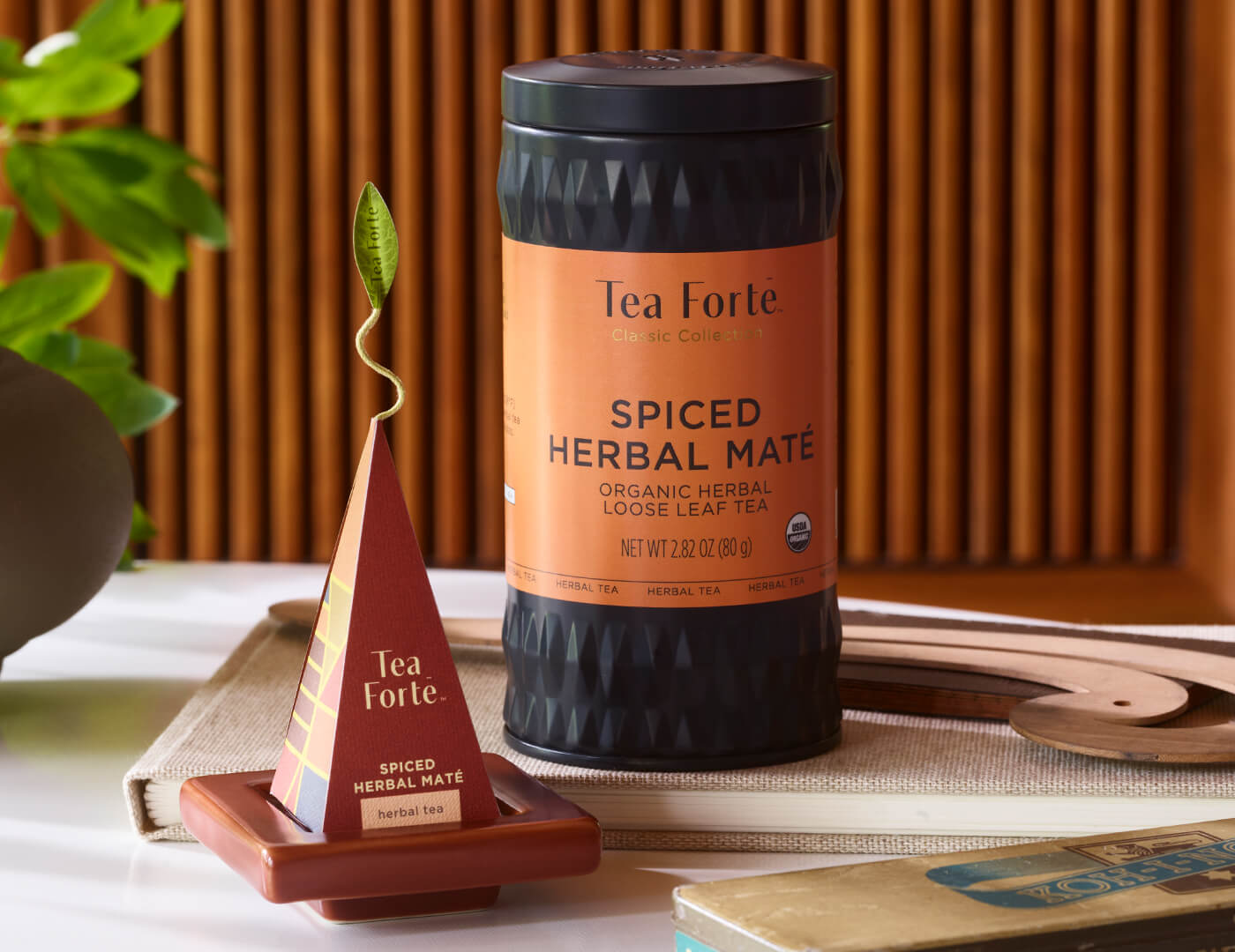 Spiced Herbal Maté Loose Tea Canister with infuser