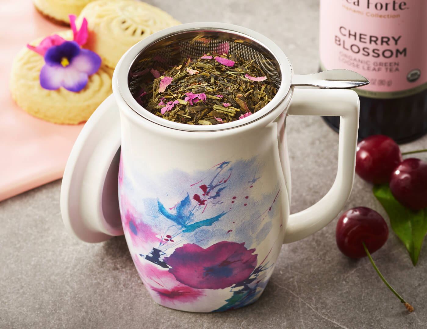 Fiore Steeping Cup and Infuser Verbena Blossom steeping loose tea