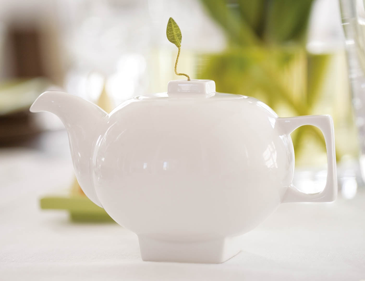 Solstice Teapot with infuser inside