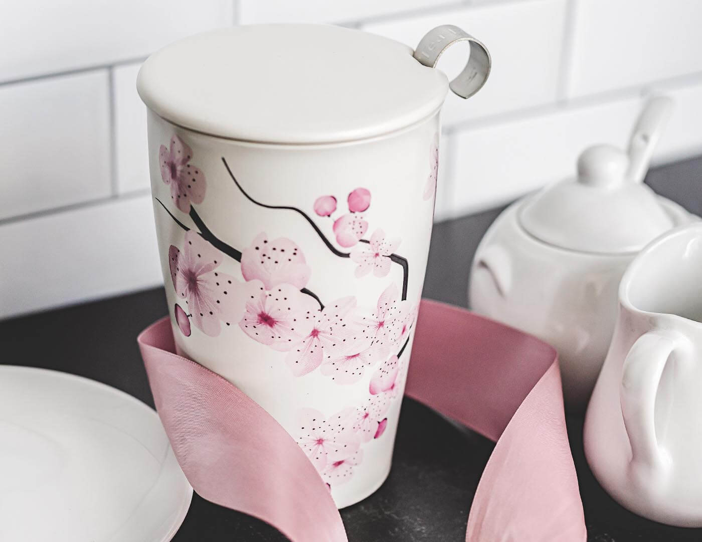 Hanami design KATI® Steeping cup with infuser showing closeup of cup