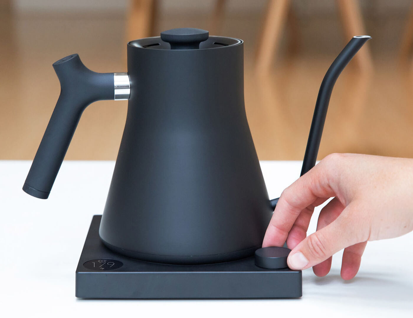 Stagg electric kettle in black showing temperature control